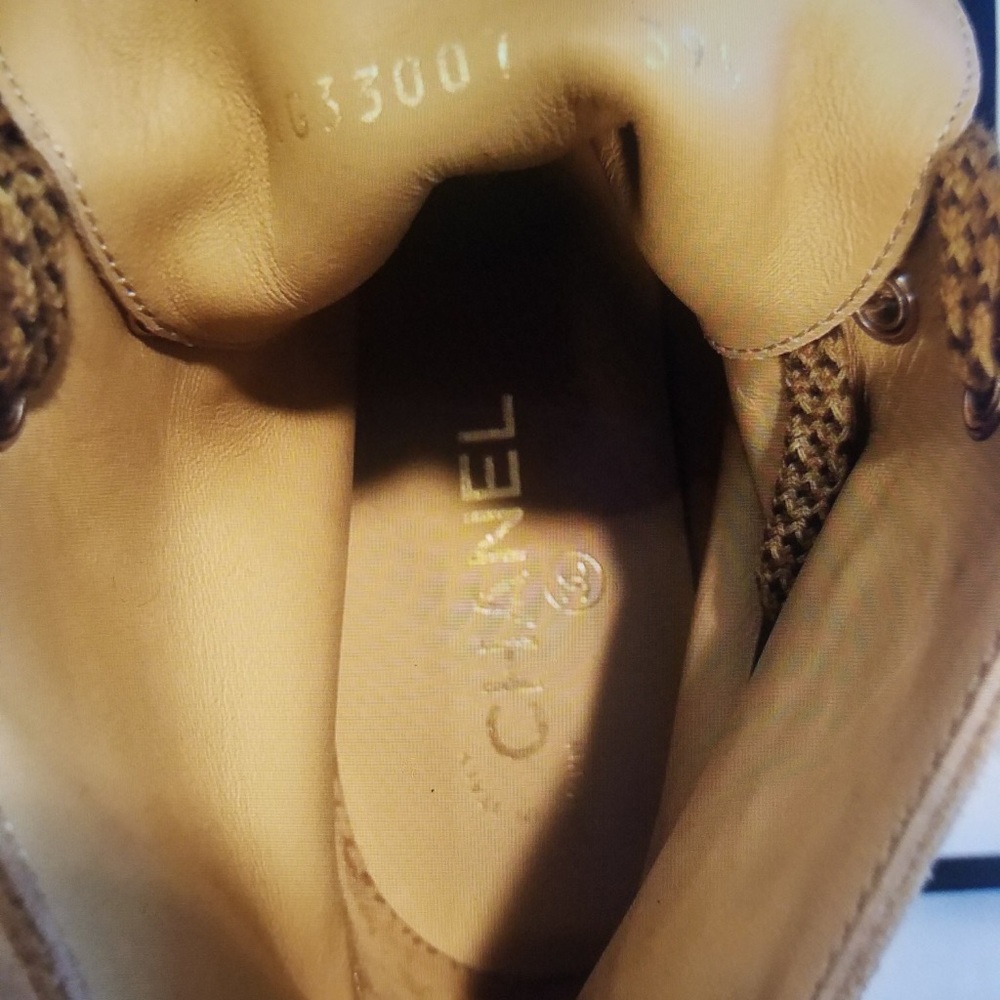 HOSTPICK!!! CHANEL suede CC logo lace up High-tops - Picture 6 of 16